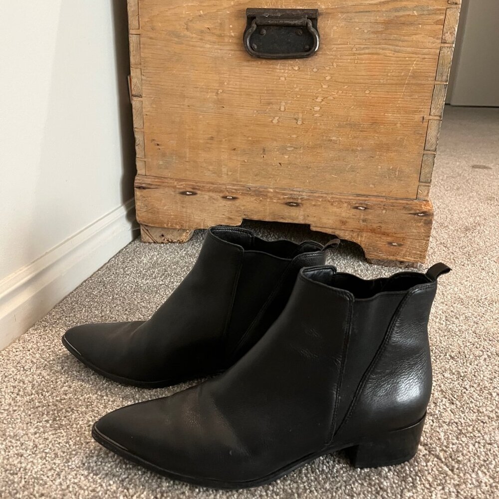 Marc Fisher - Women's Black Ankle Boot Yale - 9.5